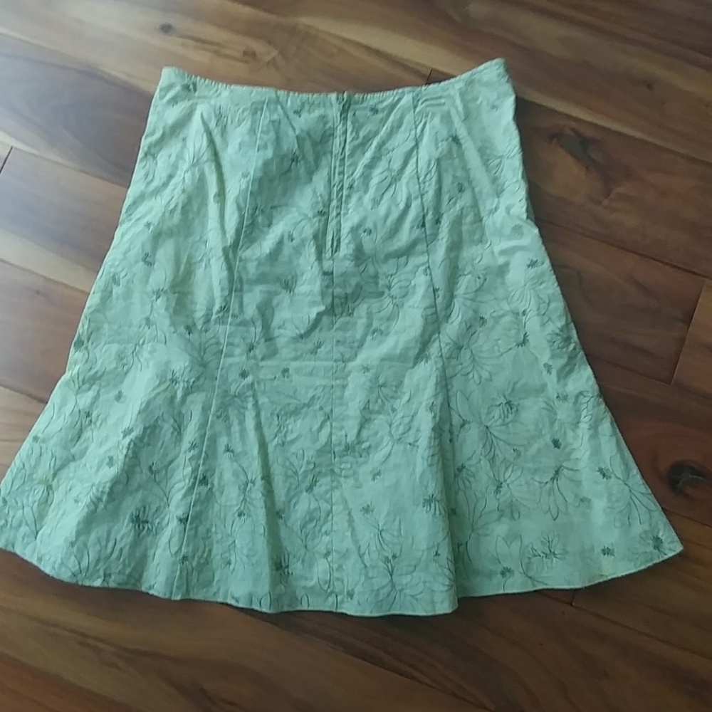 Pale green Skirt with stitching - Picture 3 of 4